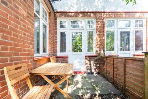 Апартаменты Garden Flat In Central Location Лондон Экстерьер фото